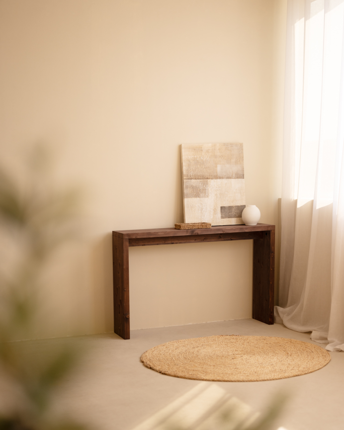Consola de madera maciza en tono nogal de 120x80cm