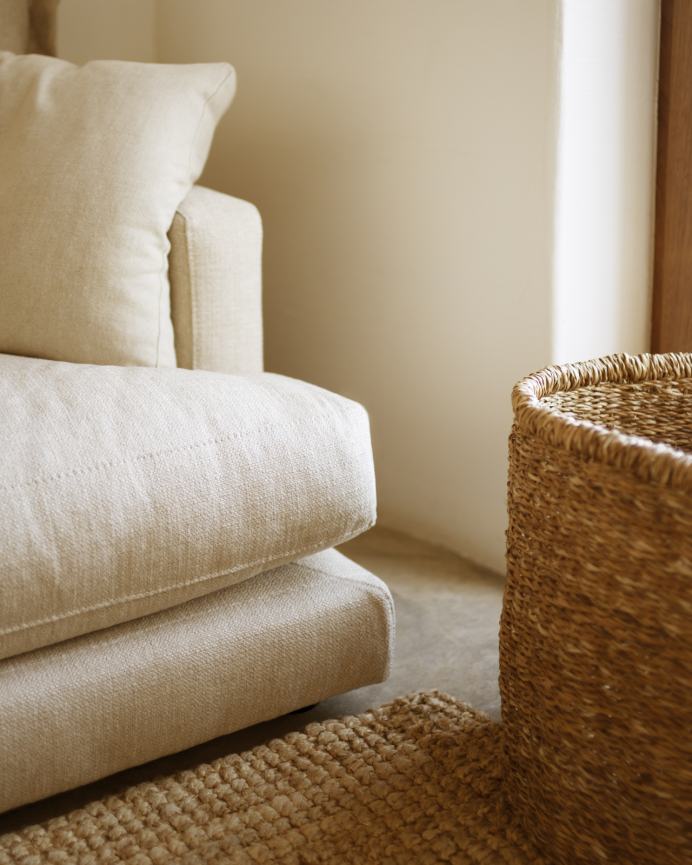 Sofá recto tono beige de 325x105cm