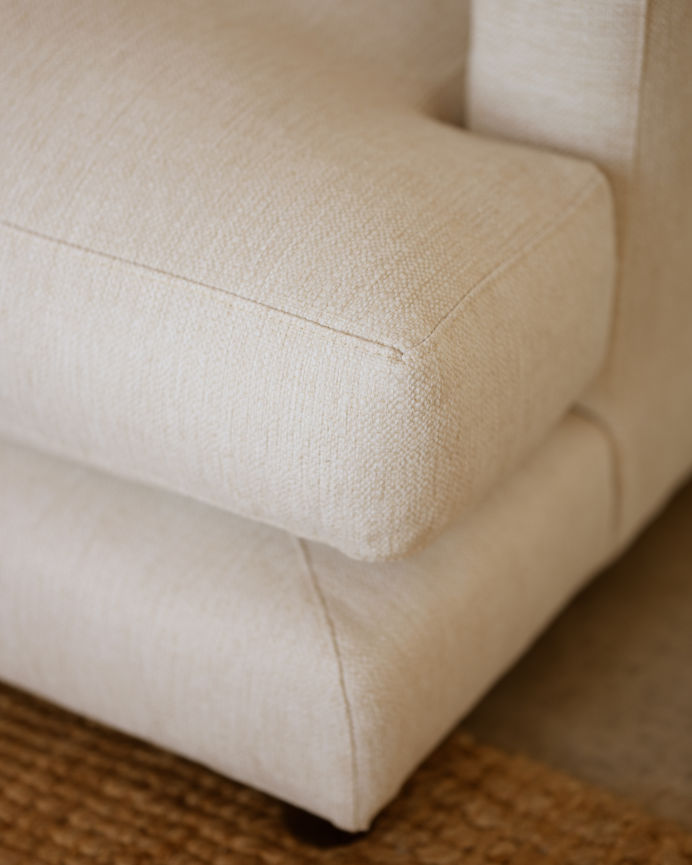 Sofá con chaise longue izquierdo tono blanco roto de varias medidas
