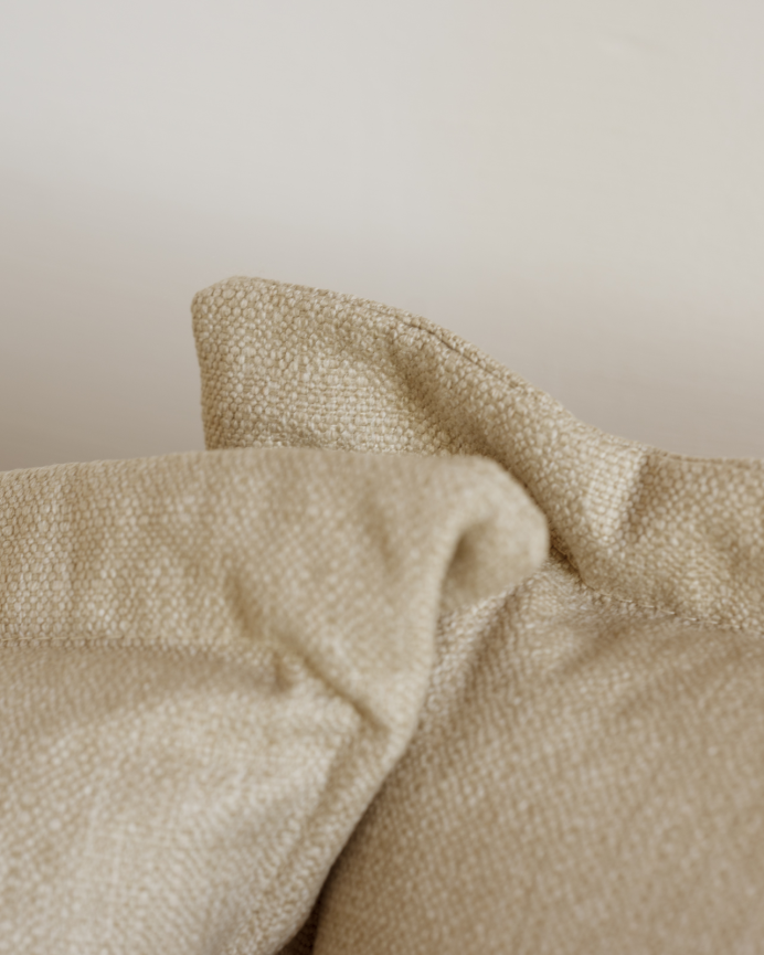 Sofá recto tono beige de 215x105cm
