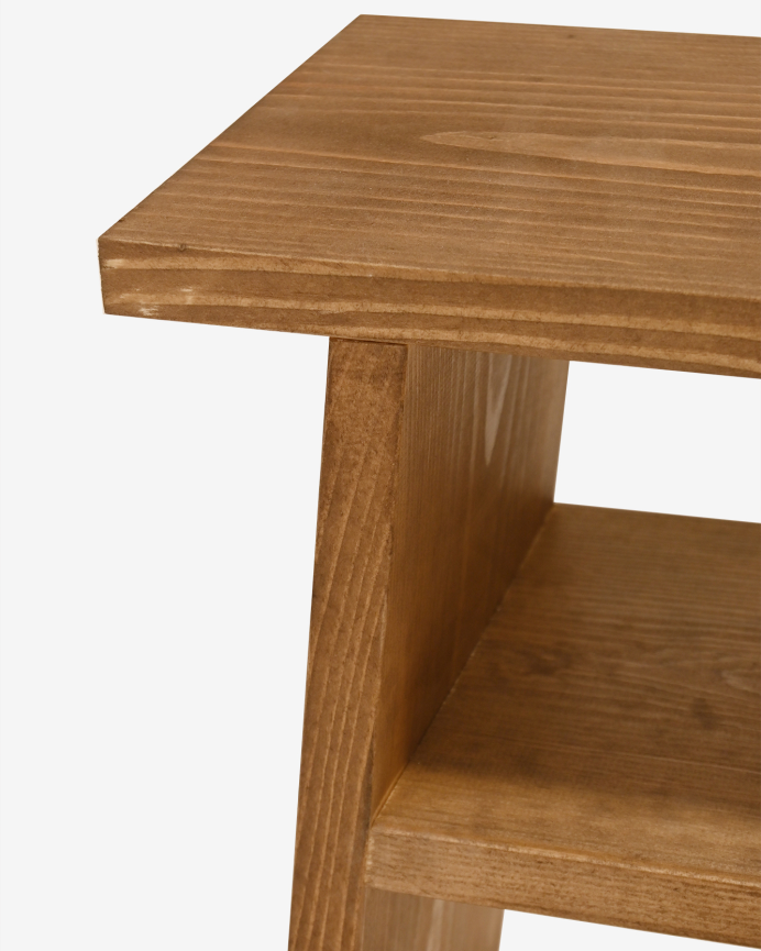 Mesita elaborada con madera maciza en tono roble oscuro 60x20cm