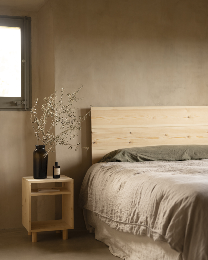 Mesita de noche de madera maciza en tono natural de 51x32cm 