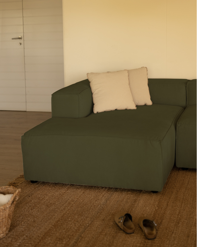 Sofá con chaise longue de pana color verde varias medidas
