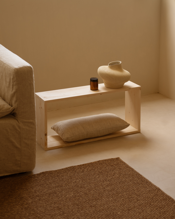 Mueble auxiliar de madera maciza en tono natural