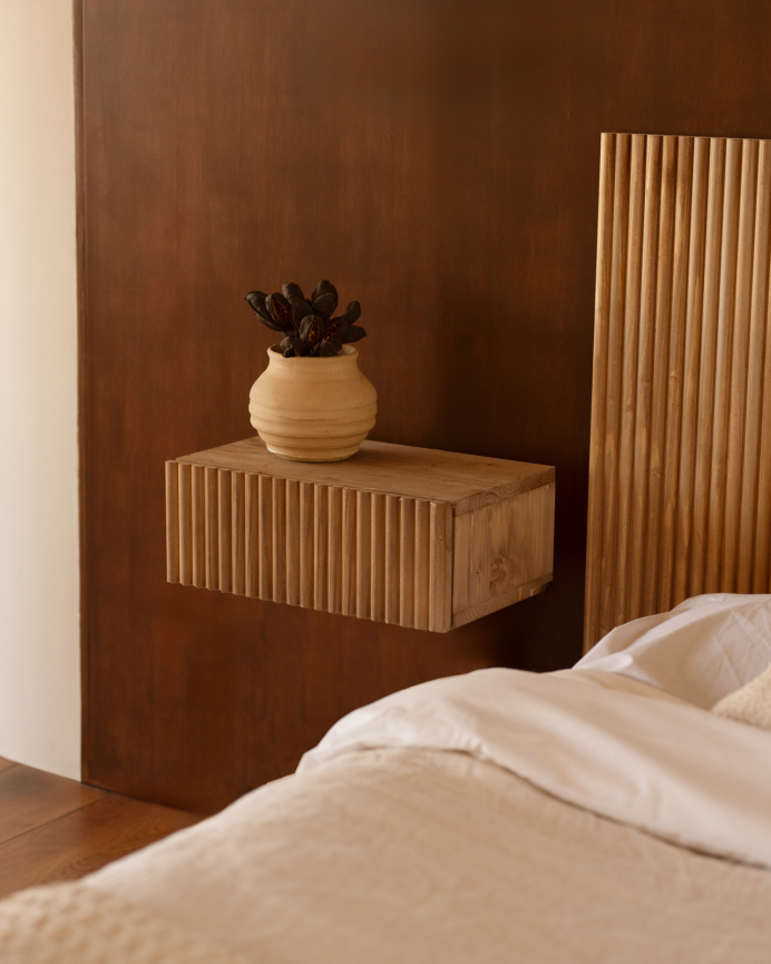 Pack de 2 mesitas de noche de madera maciza flotante en tono roble oscuro de 40cm