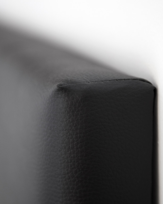 Tête de lit rembourrée en similicuir lisse noir en différentes tailles