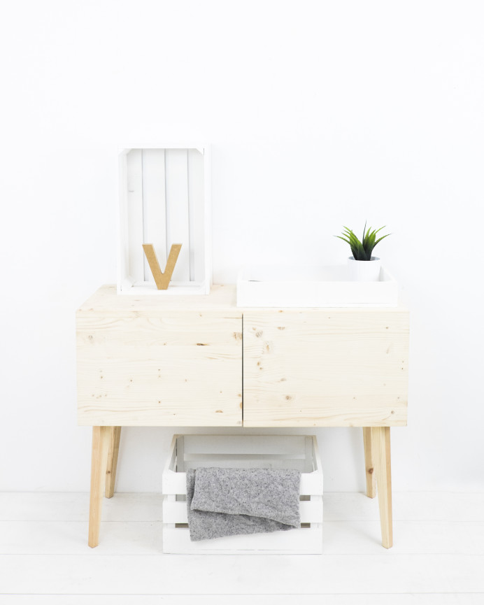 Petite boîte en bois massif blanc