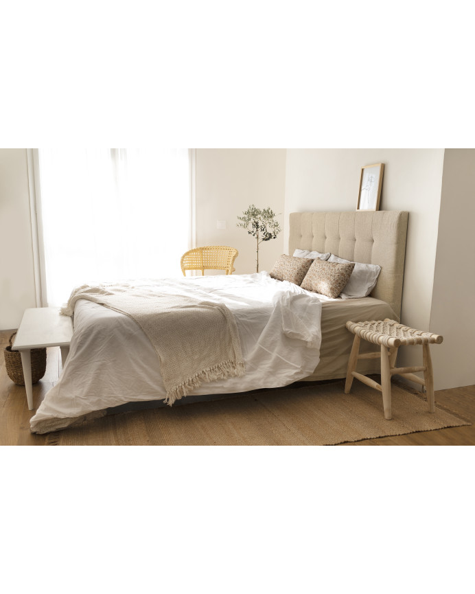 Tête de lit rembourrée en polyester avec plis en beige en différentes tailles