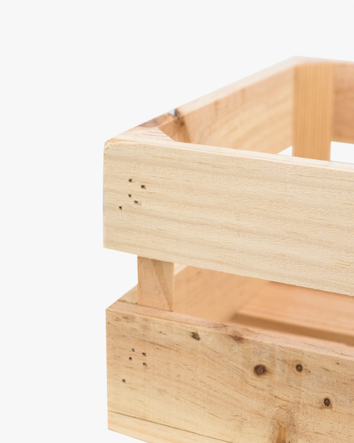 Boîte en bois massif de ton naturel moyen