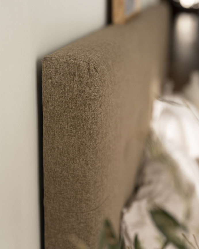 Tête de lit rembourrée en polyester avec plis marron en différentes tailles