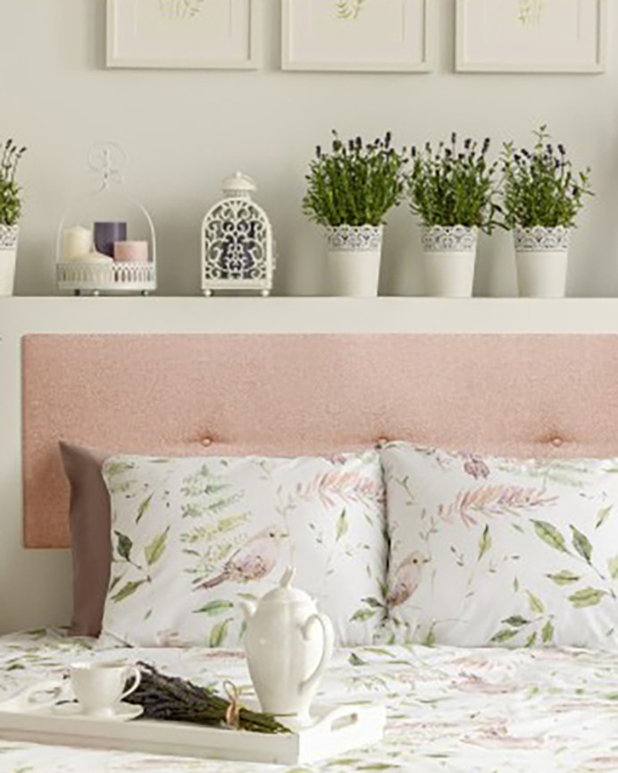 Tête de lit rembourrée en polyester avec boutons rose pâle en différentes tailles