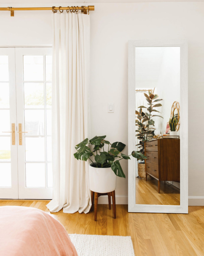 Miroir en bois blanc en différentes tailles