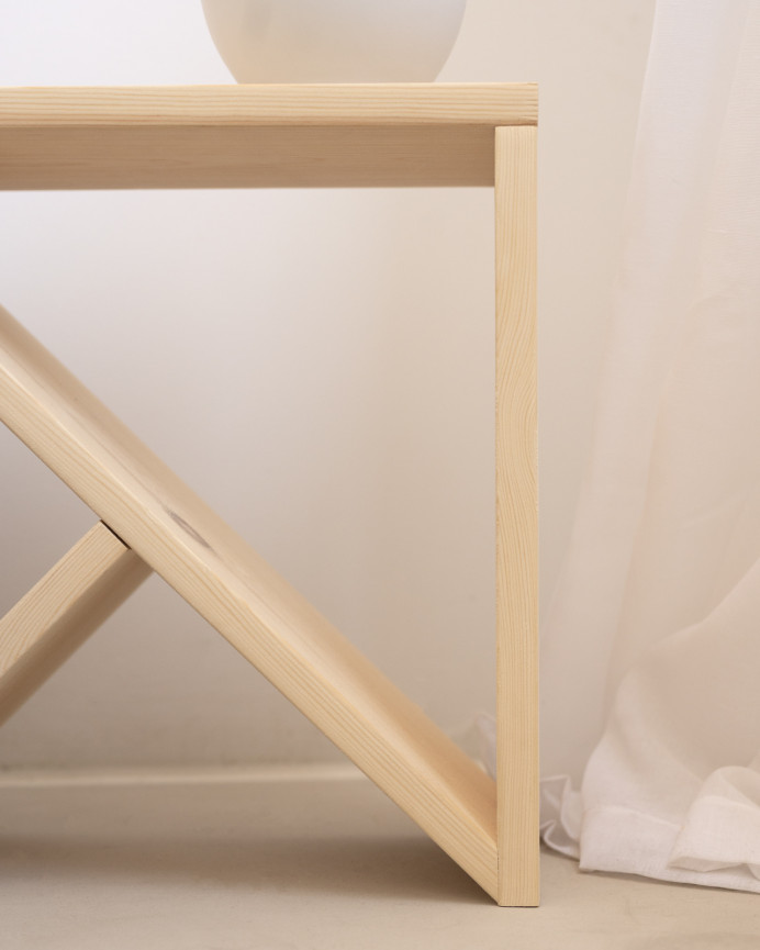 Table de chevet ou table d'appoint en bois massif ton naturel en différentes tailles