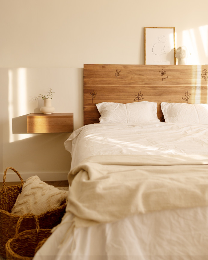 Tête de lit en bois massif imprimée d'un motif floral une ligne en ton chêne foncé en différentes tailles