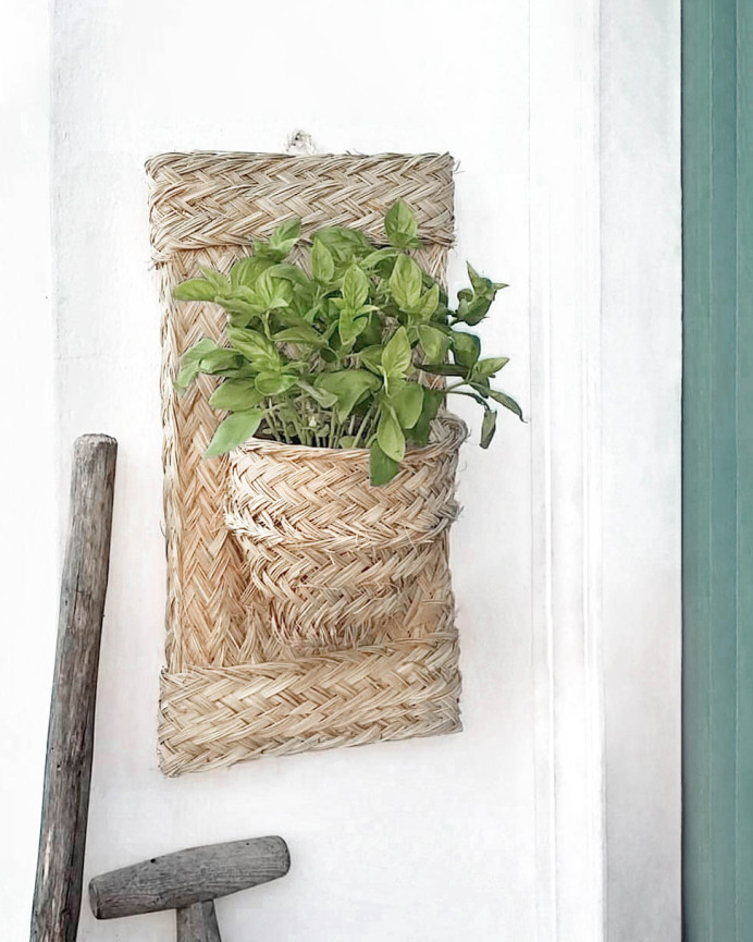 Jardinière murale verticale en alfa naturel et cadre en bois 44x22cm