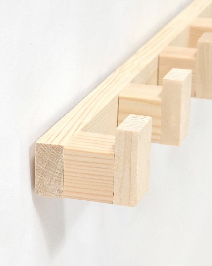 Cintre/porte-manteau en bois massif ton naturel 5x50cm