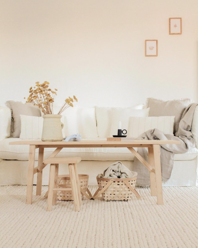 Table basse en bois massif finition naturelle 
