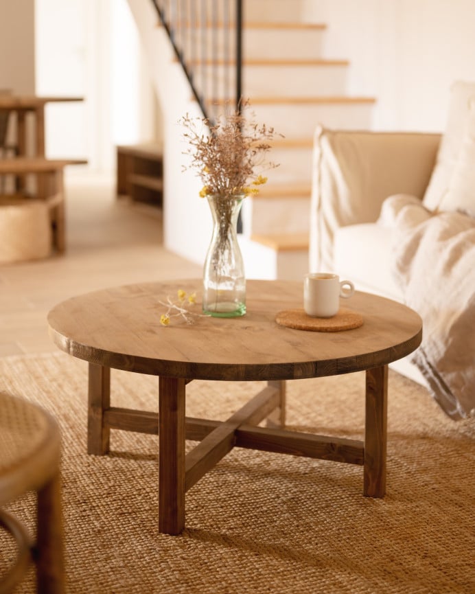 Table basse ronde en bois massif ton chêne foncé en différentes tailles