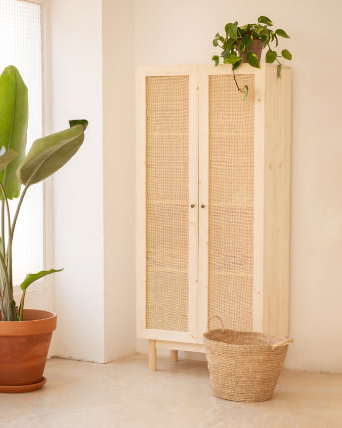 Armoire en bois de sapin et tressage de rotin 180x80cm