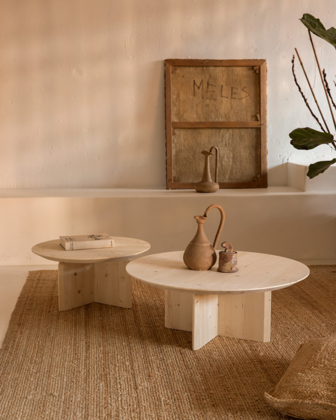 Table basse ronde en bois massif ton naturel en différentes tailles