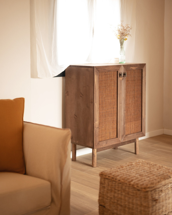 Buffet en bois massif et tissu raphia avec 2 portes ton noyer 100x80cm