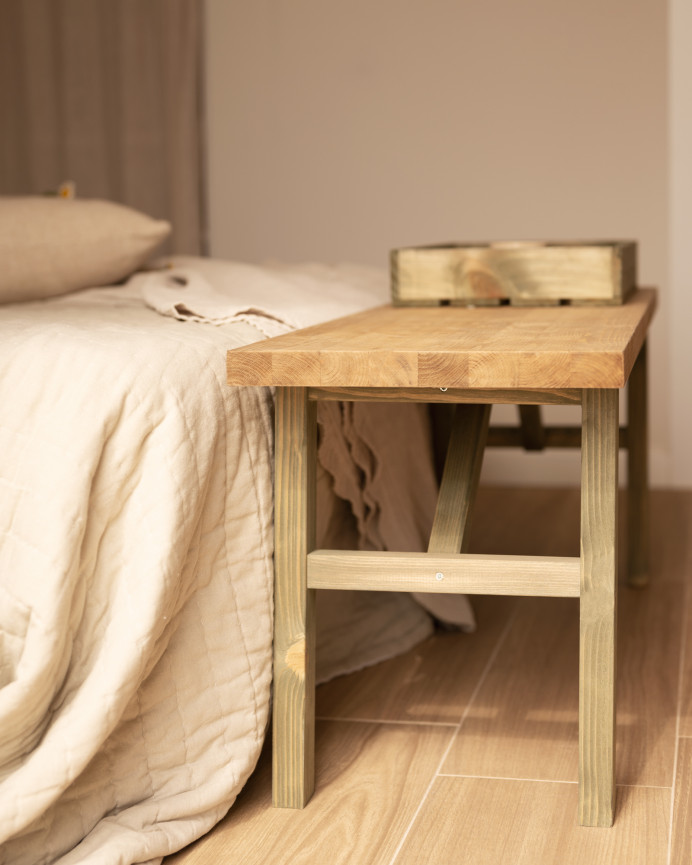 Petite boîte verte en bois massif