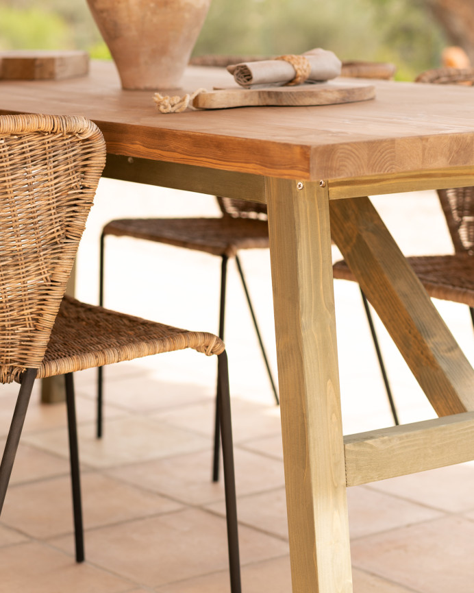 Table à manger en bois massif ton vert en différentes tailles