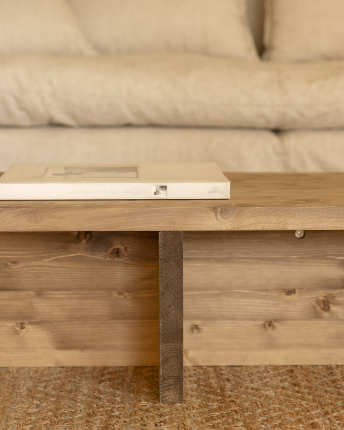 Table basse en bois massif ton chêne foncé 124x27cm