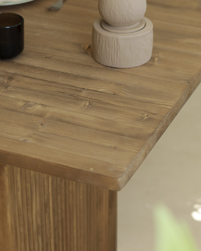 Table de salle à manger en bois massif dans le ton du bois chêne foncé en différentes tailles