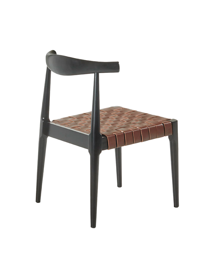 Chaise en bois massif avec assise tressée marron et pieds en couleur noire 81cm