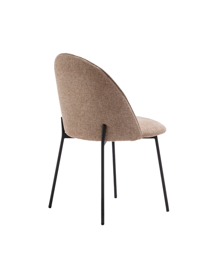 Chaise en tissu couleur beige avec pieds en métal noir de 84cm