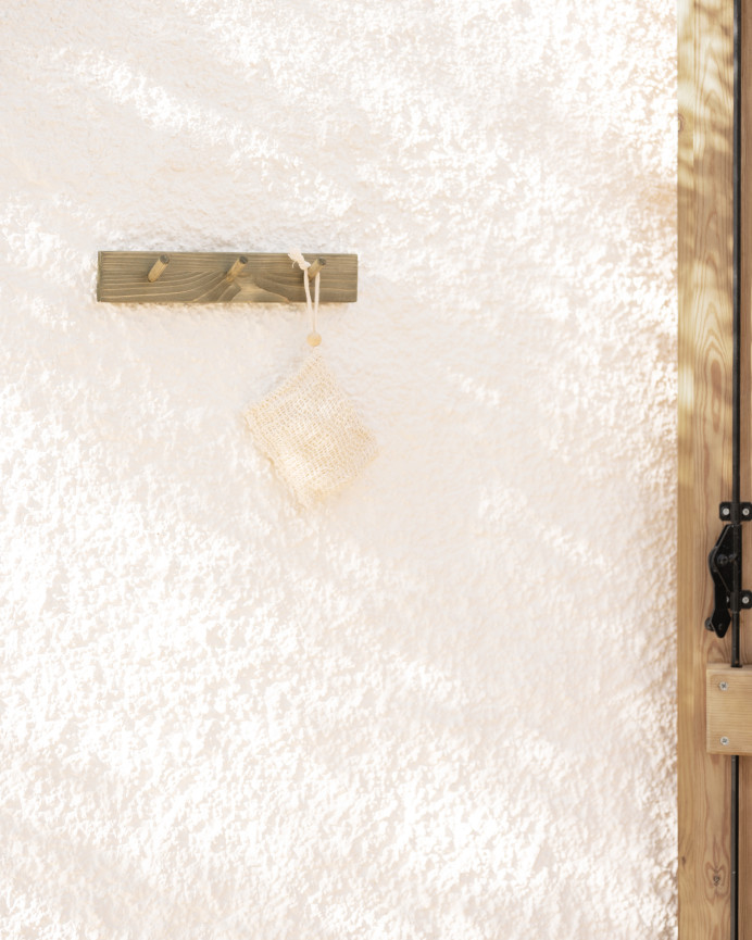 Cintre mural en bois massif ton vert 26x5cm