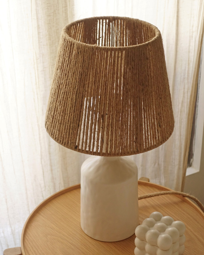 Lampe de table en céramique et abat-jour en corde de chanvre de 46x27cm