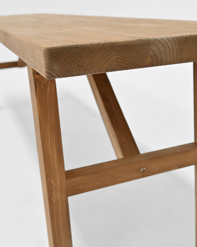 Banc en bois massif ton chêne foncé en différentes tailles