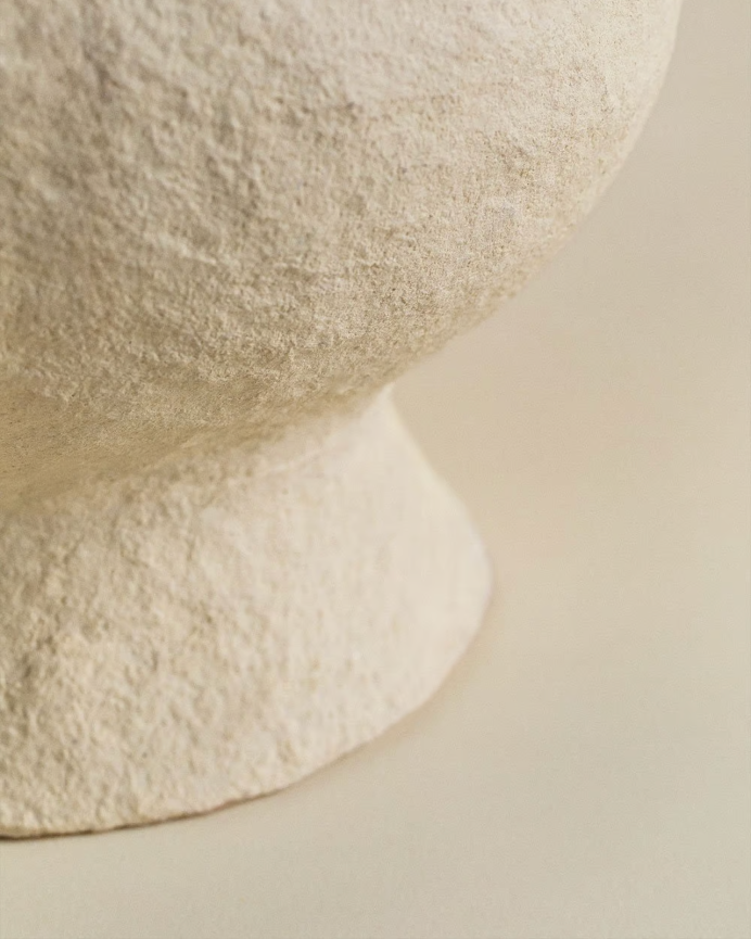Vase en papier mâché beige de 26cm