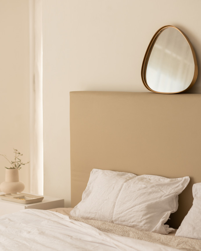 Miroir en métal ton dorée