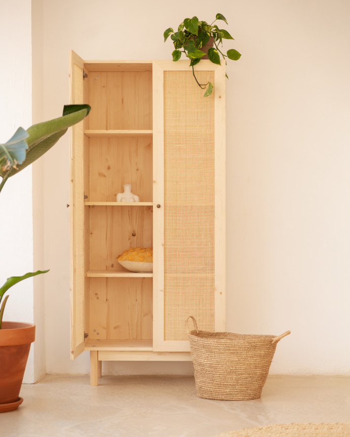 Armoire en bois de sapin et tressage de rotin 180x80cm