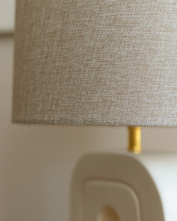 Lampe de table en résine émaillée et abat-jour en tissu de lin de 45x30cm