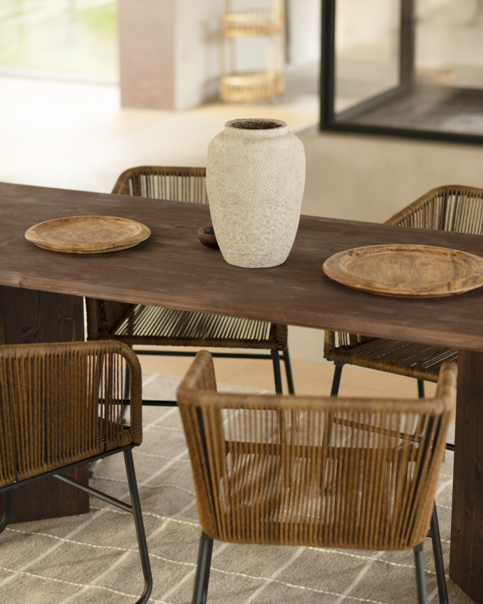 Table de salle à manger en bois massif en ton noyer en différentes tailles