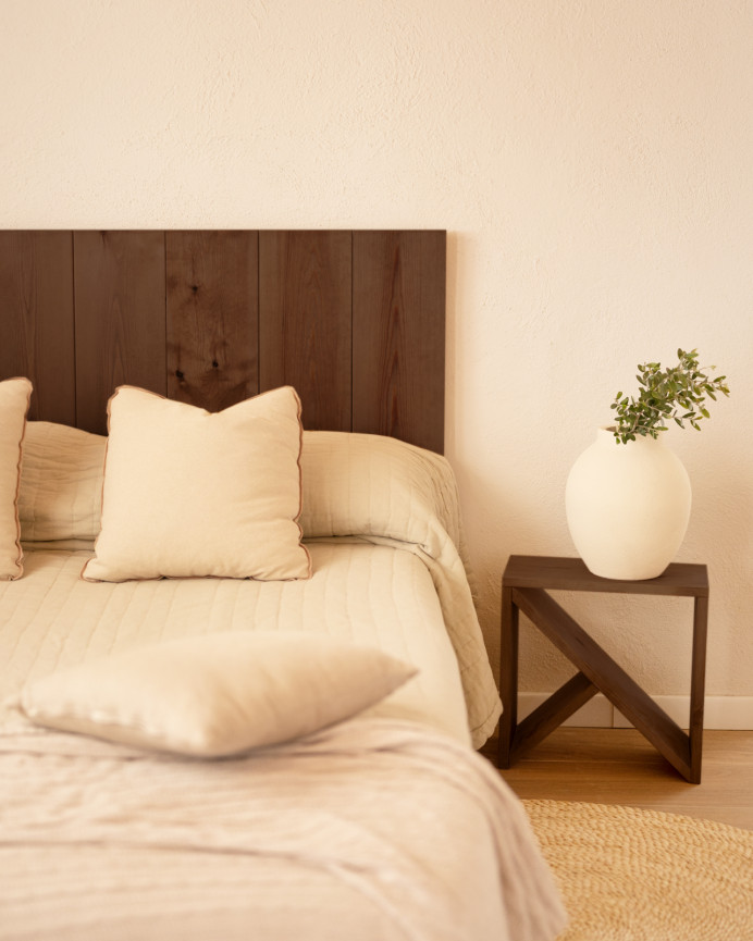 Table de chevet ou table d'appoint en bois massif ton noyer en différentes tailles
