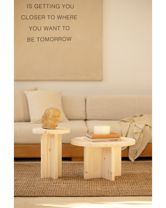 Table basse ronde en bois massif ton naturel en différentes tailles
