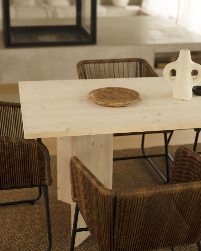Table de salle à manger en bois massif en ton naturel en différentes tailles