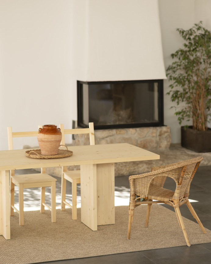 Table à manger en bois massif ton naturel en différentes tailles