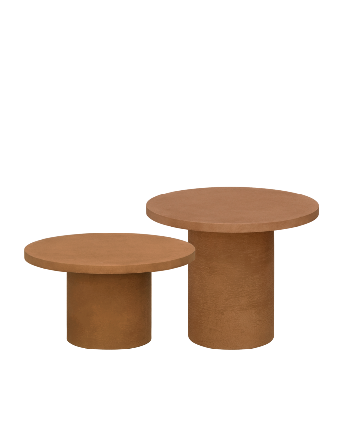 Table basse ronde en microciment de teinte terracotta disponible en différentes tailles