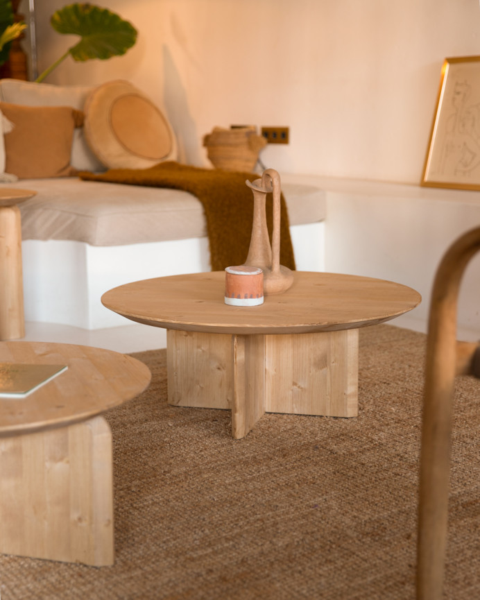 Table basse ronde en bois massif ton chêne moyen en différentes tailles