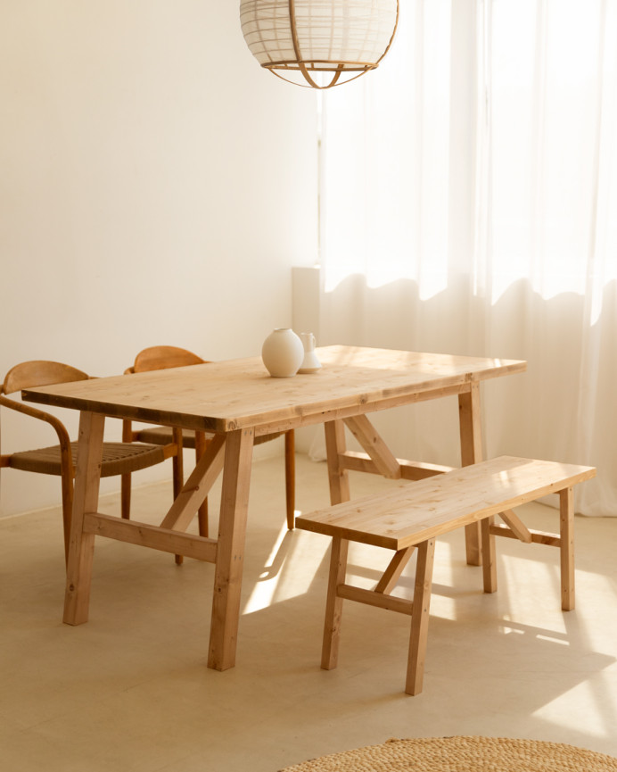 Table de salle à manger en bois massif ton chêne moyen en différentes tailles