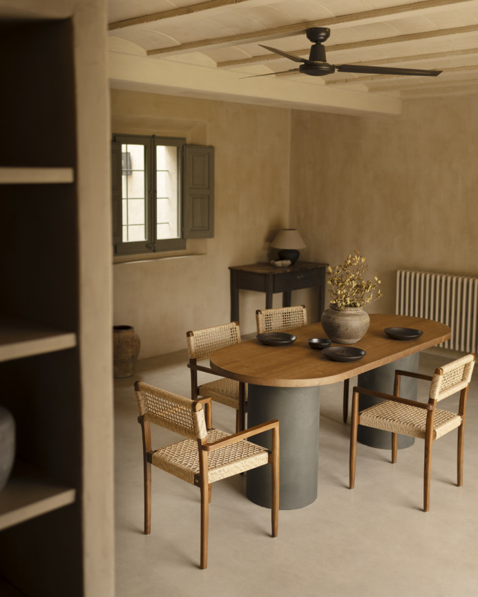 Table de salle à manger ovale en bois massif teinte chêne foncé avec pieds en microciment teinte verte en différentes tailless