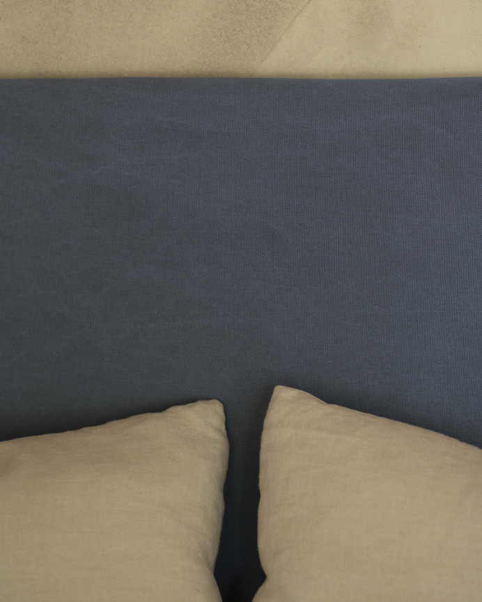 Tête de lit tapissée en bleu en différentes tailles