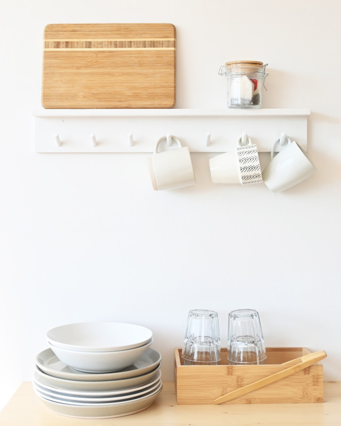 Cintre mural en bois massif blanc 61x10cm