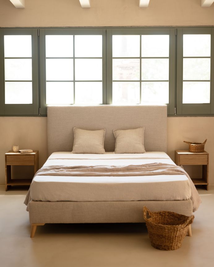 Base tapissée en lin beige pour les matelas en différentes tailles